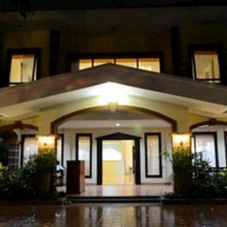 Grand Sumatera Hotel Surabaya Dış mekan fotoğraf