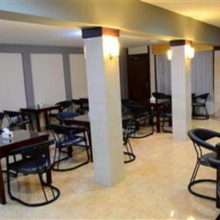 Grand Sumatera Hotel Surabaya Dış mekan fotoğraf