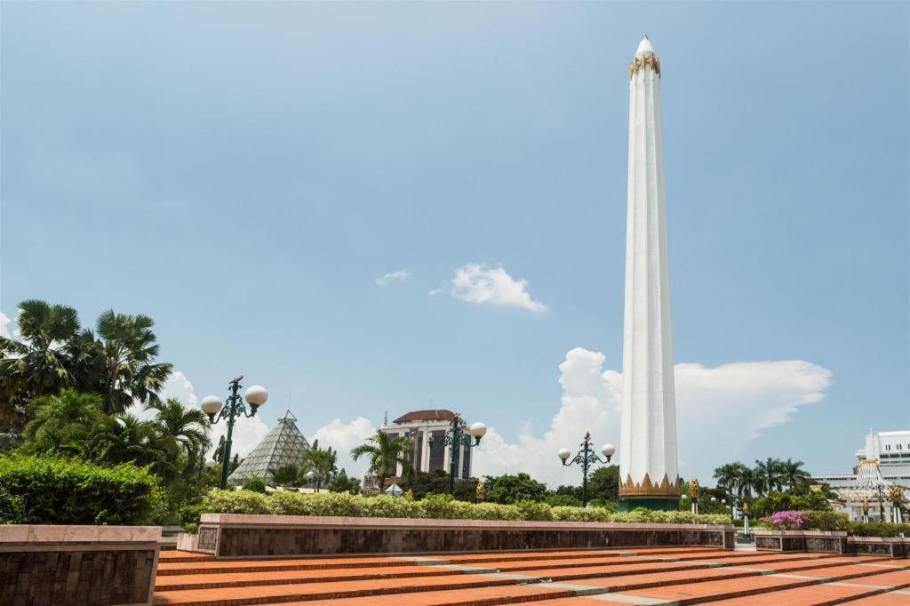 Grand Sumatera Hotel Surabaya Dış mekan fotoğraf