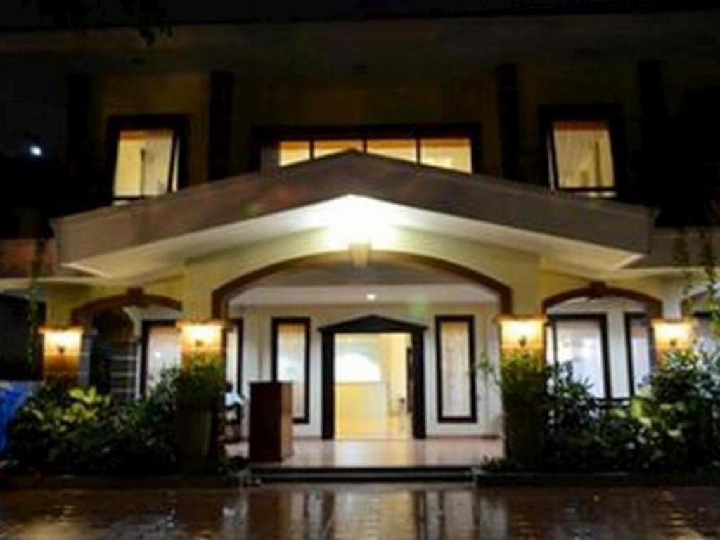 Grand Sumatera Hotel Surabaya Dış mekan fotoğraf