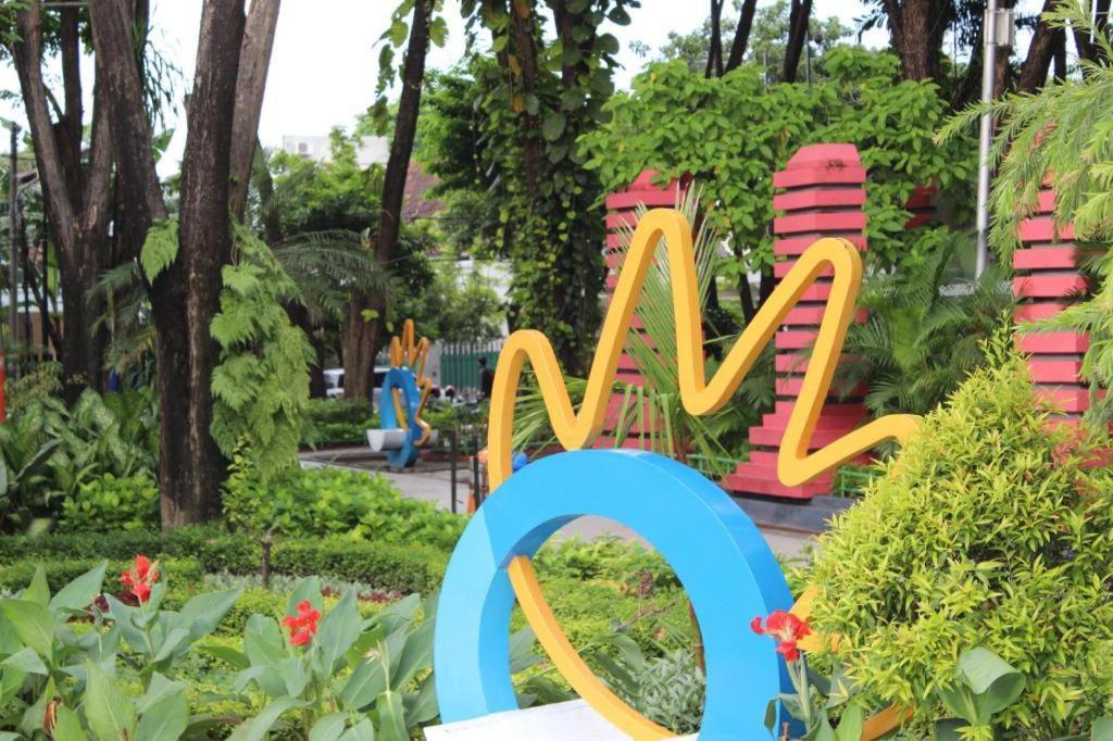 Grand Sumatera Hotel Surabaya Dış mekan fotoğraf