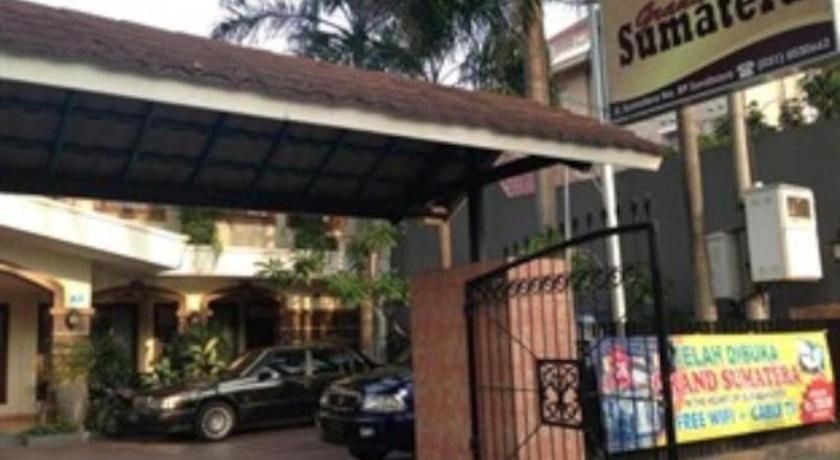 Grand Sumatera Hotel Surabaya Dış mekan fotoğraf