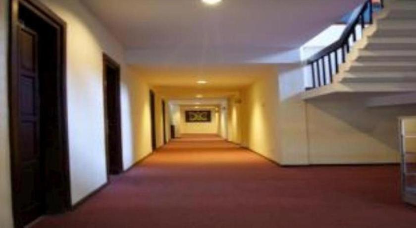 Grand Sumatera Hotel Surabaya Dış mekan fotoğraf