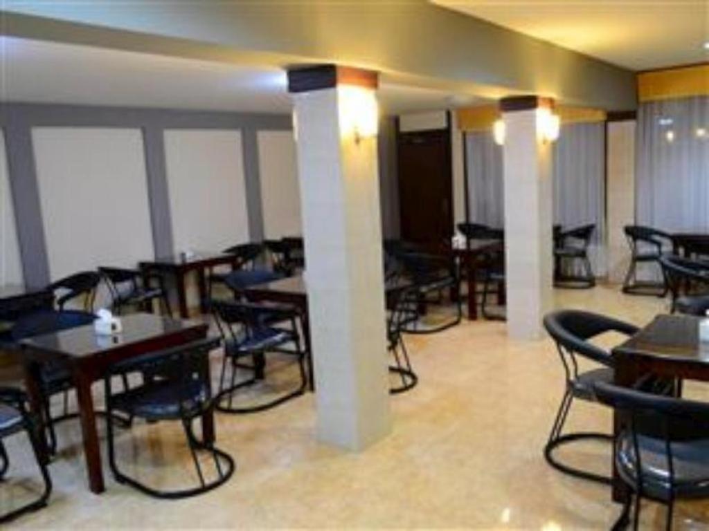 Grand Sumatera Hotel Surabaya Dış mekan fotoğraf