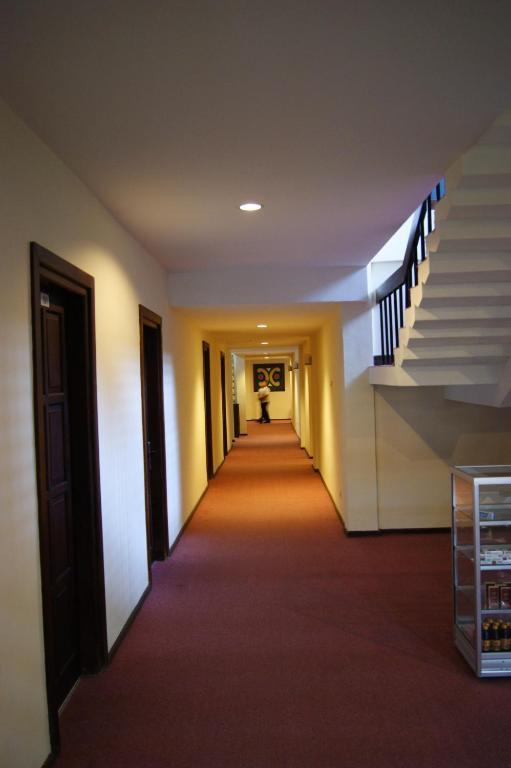 Grand Sumatera Hotel Surabaya Dış mekan fotoğraf