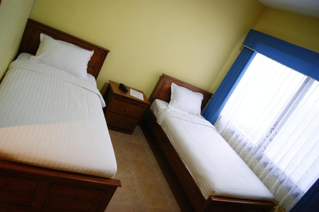 Grand Sumatera Hotel Surabaya Dış mekan fotoğraf