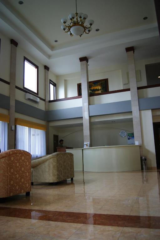 Grand Sumatera Hotel Surabaya Dış mekan fotoğraf