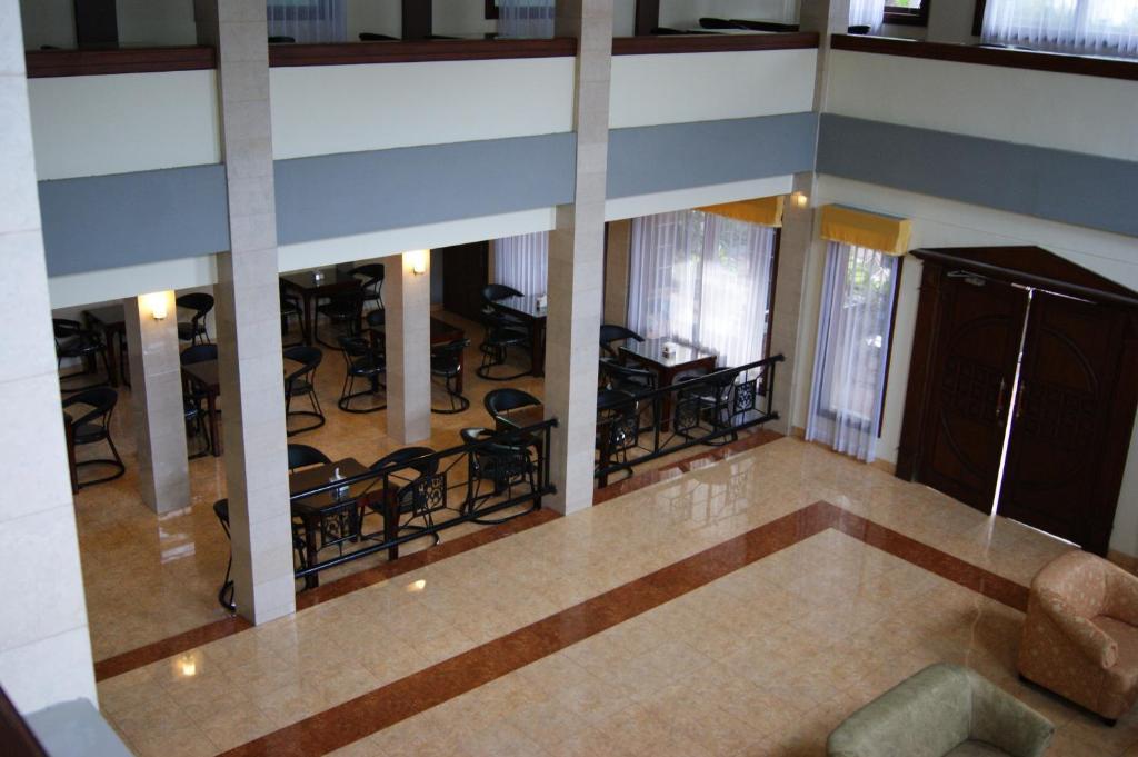 Grand Sumatera Hotel Surabaya Dış mekan fotoğraf