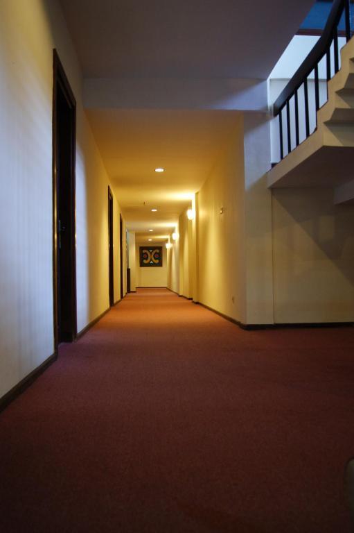Grand Sumatera Hotel Surabaya Dış mekan fotoğraf