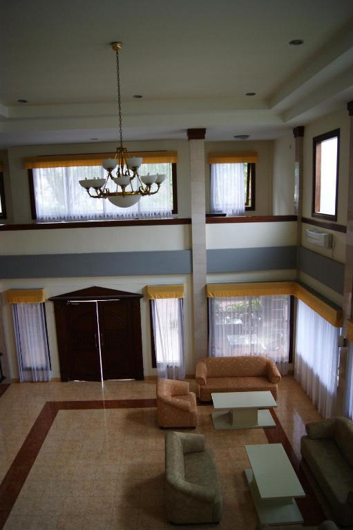 Grand Sumatera Hotel Surabaya Dış mekan fotoğraf