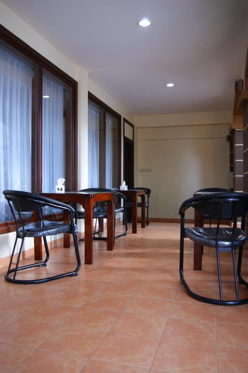 Grand Sumatera Hotel Surabaya Dış mekan fotoğraf